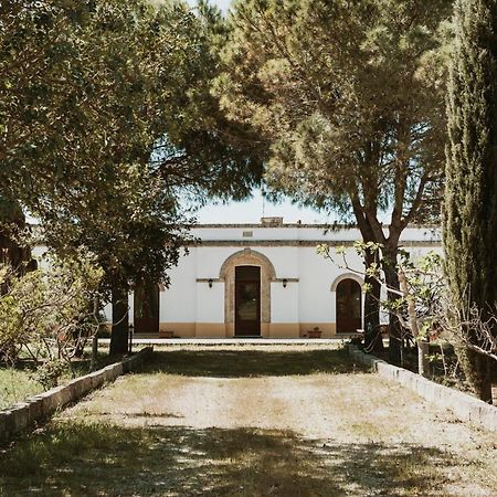 Bio-Agriturismo Masseria La Palombara Сальве Экстерьер фото