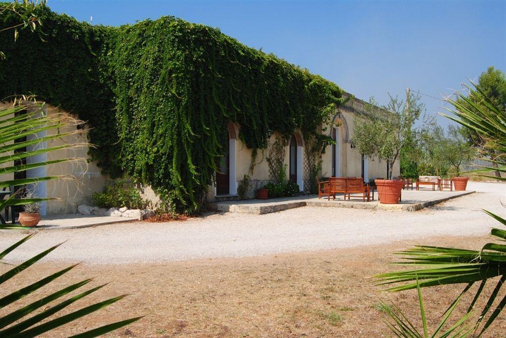 Bio-Agriturismo Masseria La Palombara Сальве Экстерьер фото